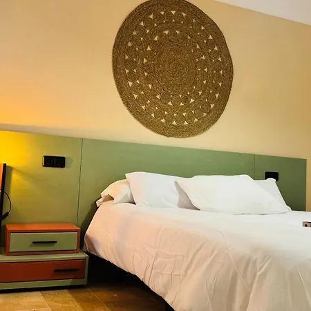 Torrevida 80 Metros De La Playa Y Piscina Abierta Apartamento Rincón de la Victoria